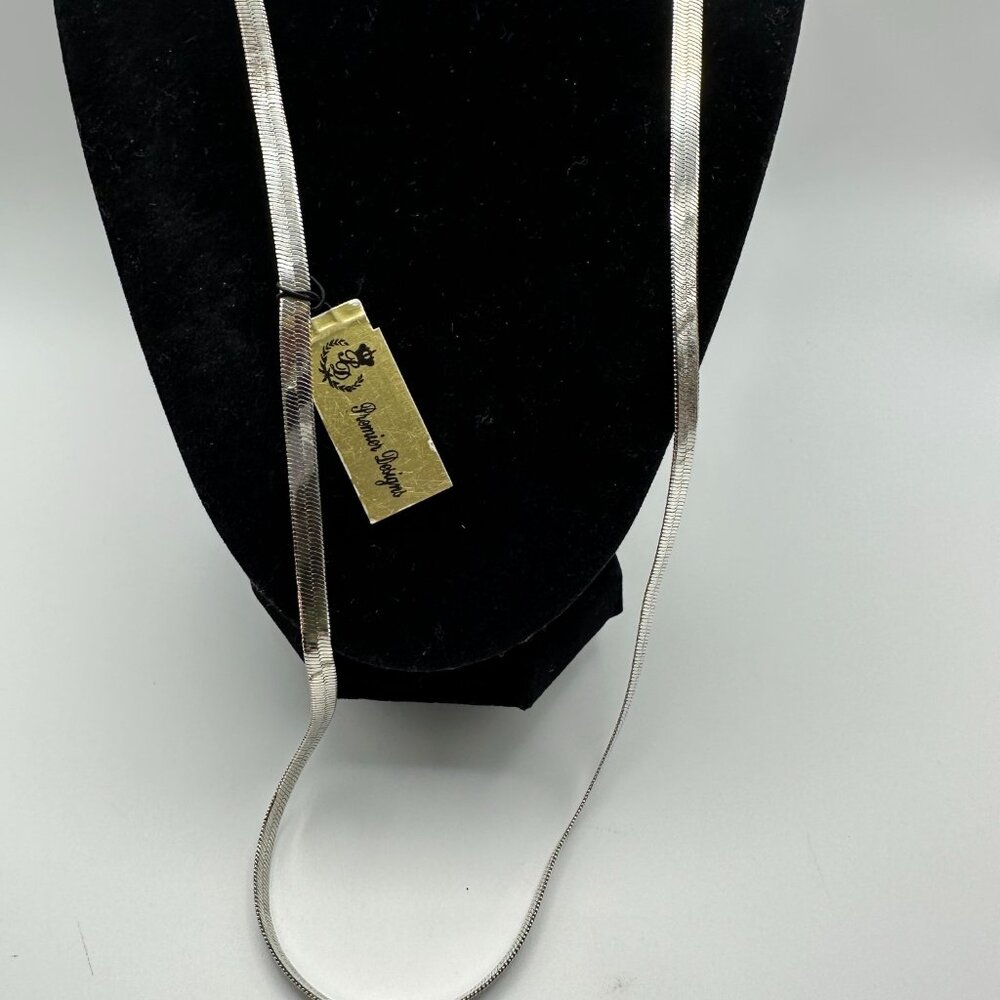 Premier Designs herringbone silver-tone necklace 30”.  With original tag. - Picture 3 of 13
